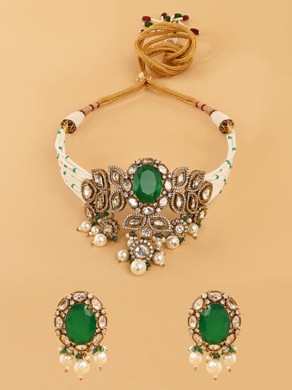 Vasundhara Emerald Kundan Set