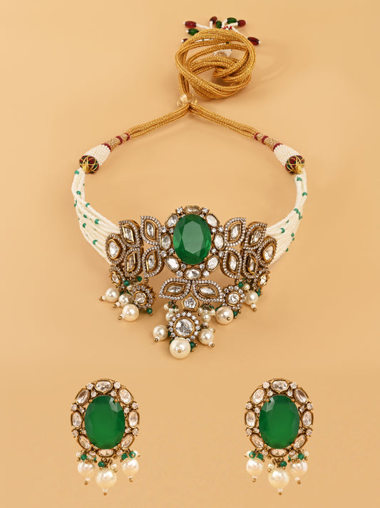 Vasundhara Emerald Kundan Set