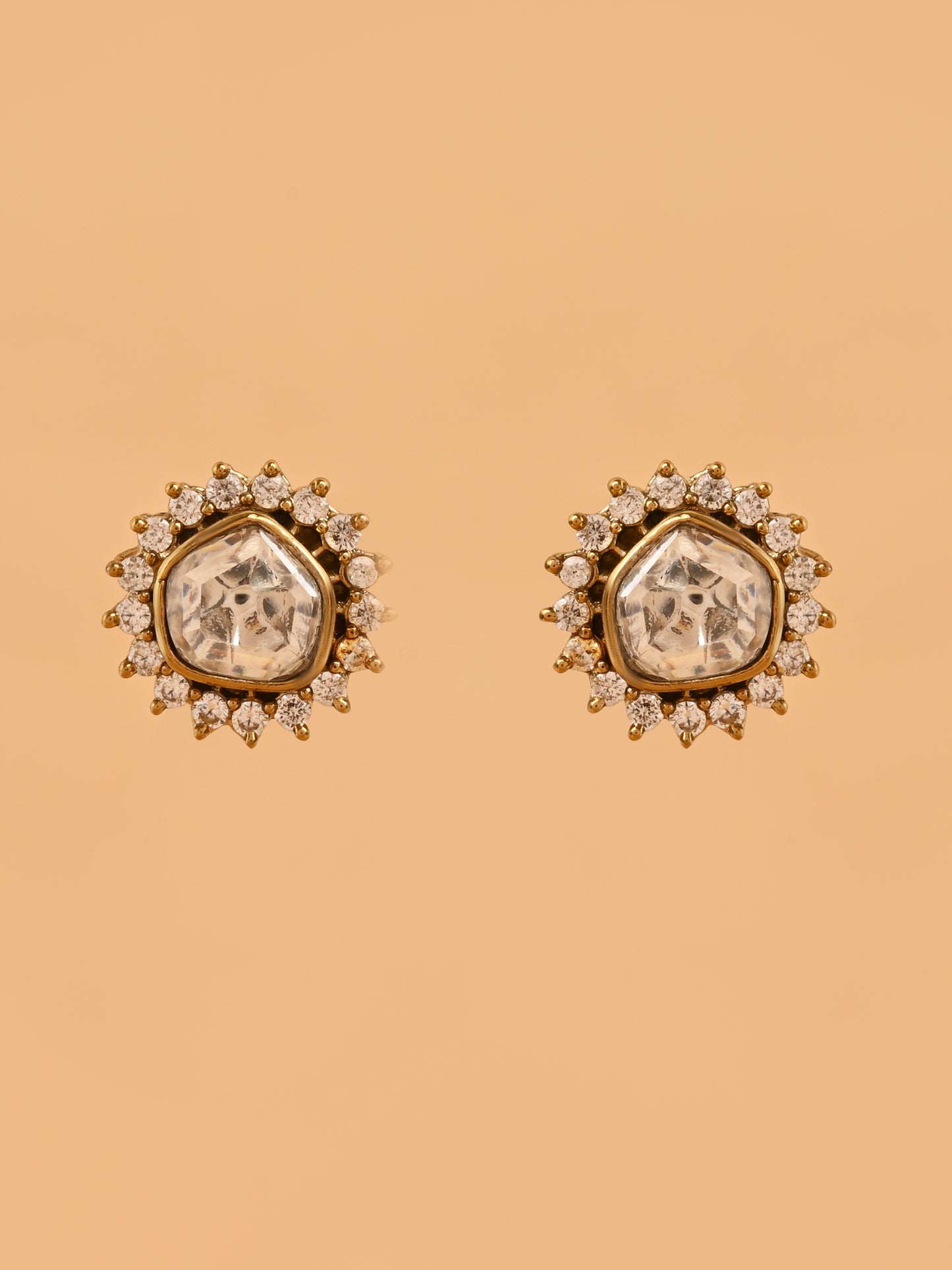 Eshna Kundan Studs