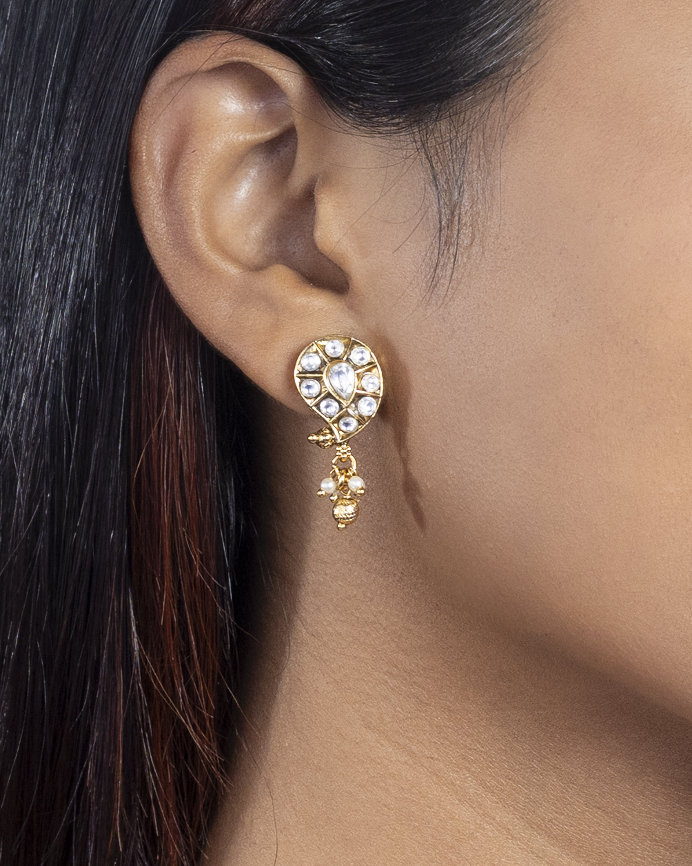 Mrinal Jadau Invisible Necklace